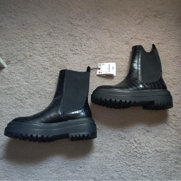 Zara Glossy Patent Black Croc Embossed Vegan Leather Combat Boots Slip On - Picture 4 of 9